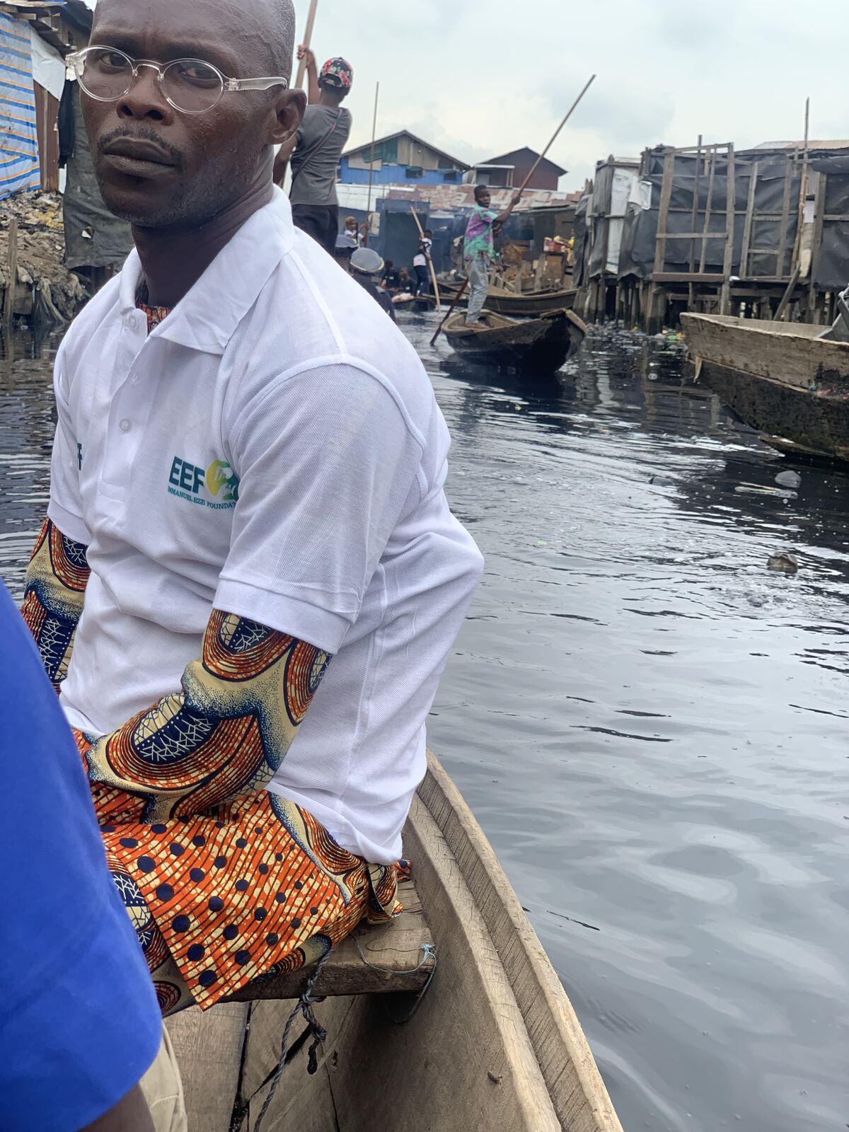 Crossing the lagoon. Most of the work happened on the water, one stop after another.